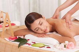 成人捶背的正确手法视频,轻松缓解肩颈疲劳